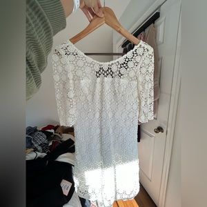 White Abercrombie & Fitch floral lace sleeved dress
